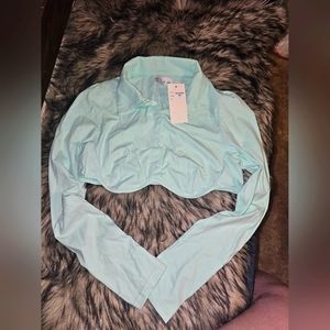 Long sleeve womens crop top with underwire design